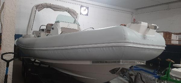 2023 Zodiac MEDLINE 750 NEO