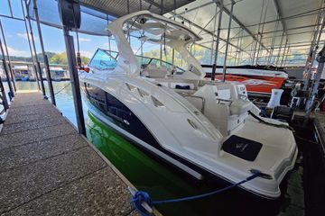 2011 Chaparral 330 Signature