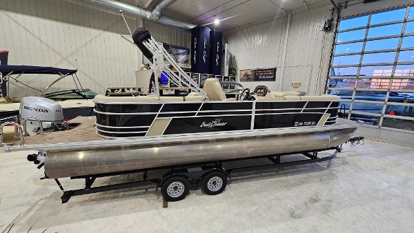 2019 SunChaser Eclipse 8525 Entertainer