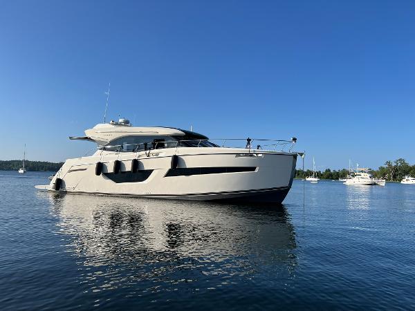 Carver C52 Coupe