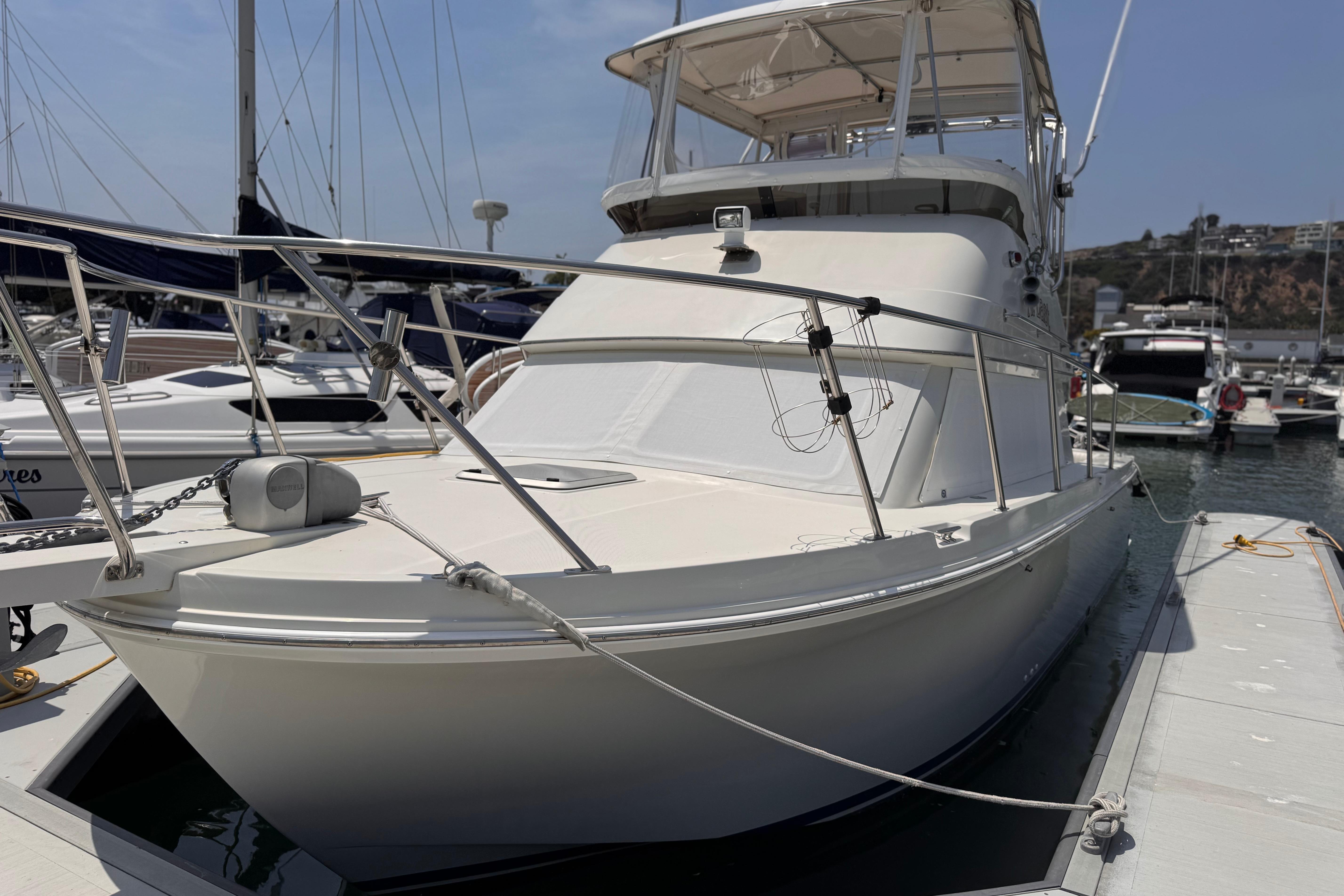 1997 Skipjack flybridge convertable