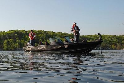 Lund 1975 Pro-V Limited Boat