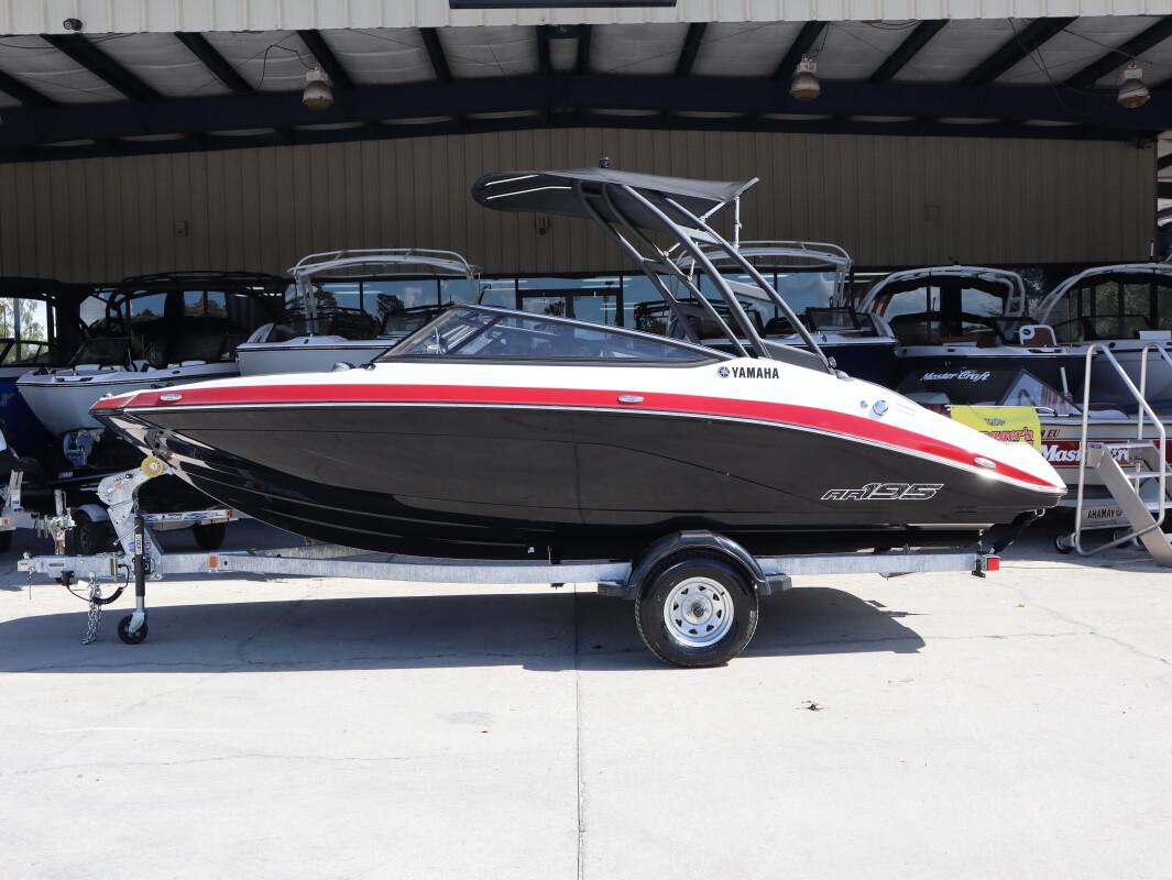 2025 Yamaha Boats AR195