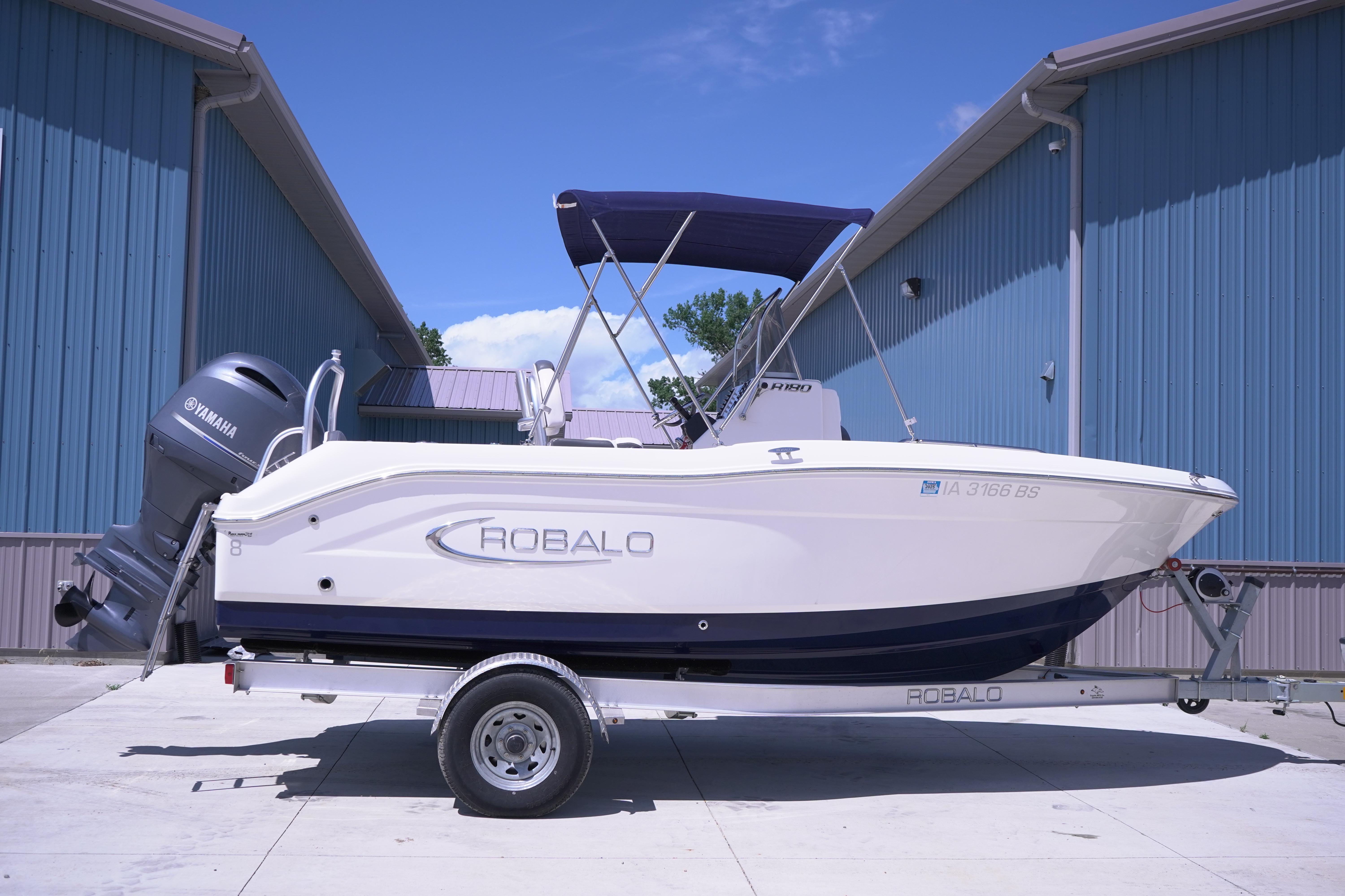 2018 Robalo R180 Center Console