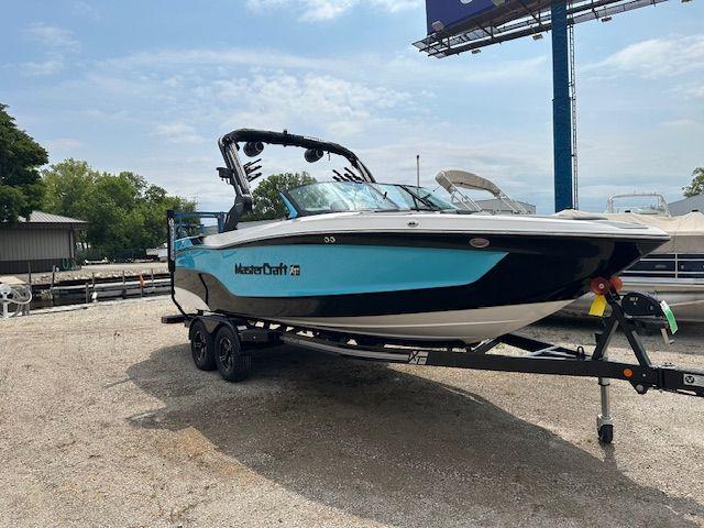 MasterCraft XT23 Image 1