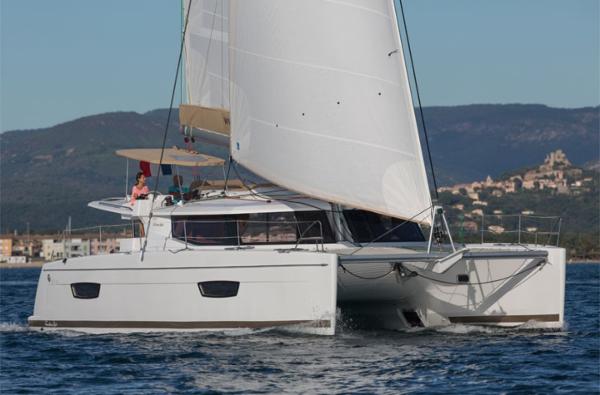 2017 Fountaine Pajot helia