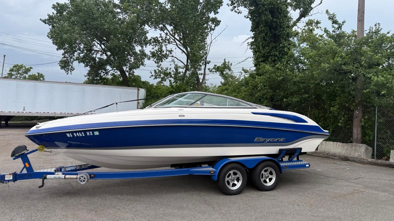 2011 Bryant 220
