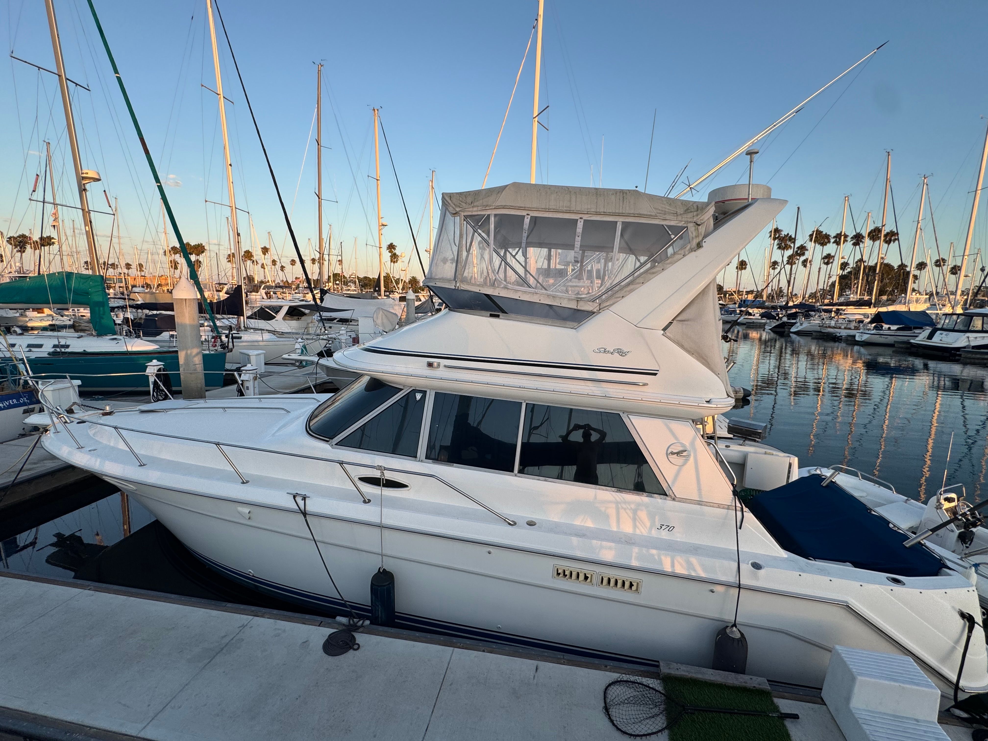 1994 Sea Ray 37’ flybridge