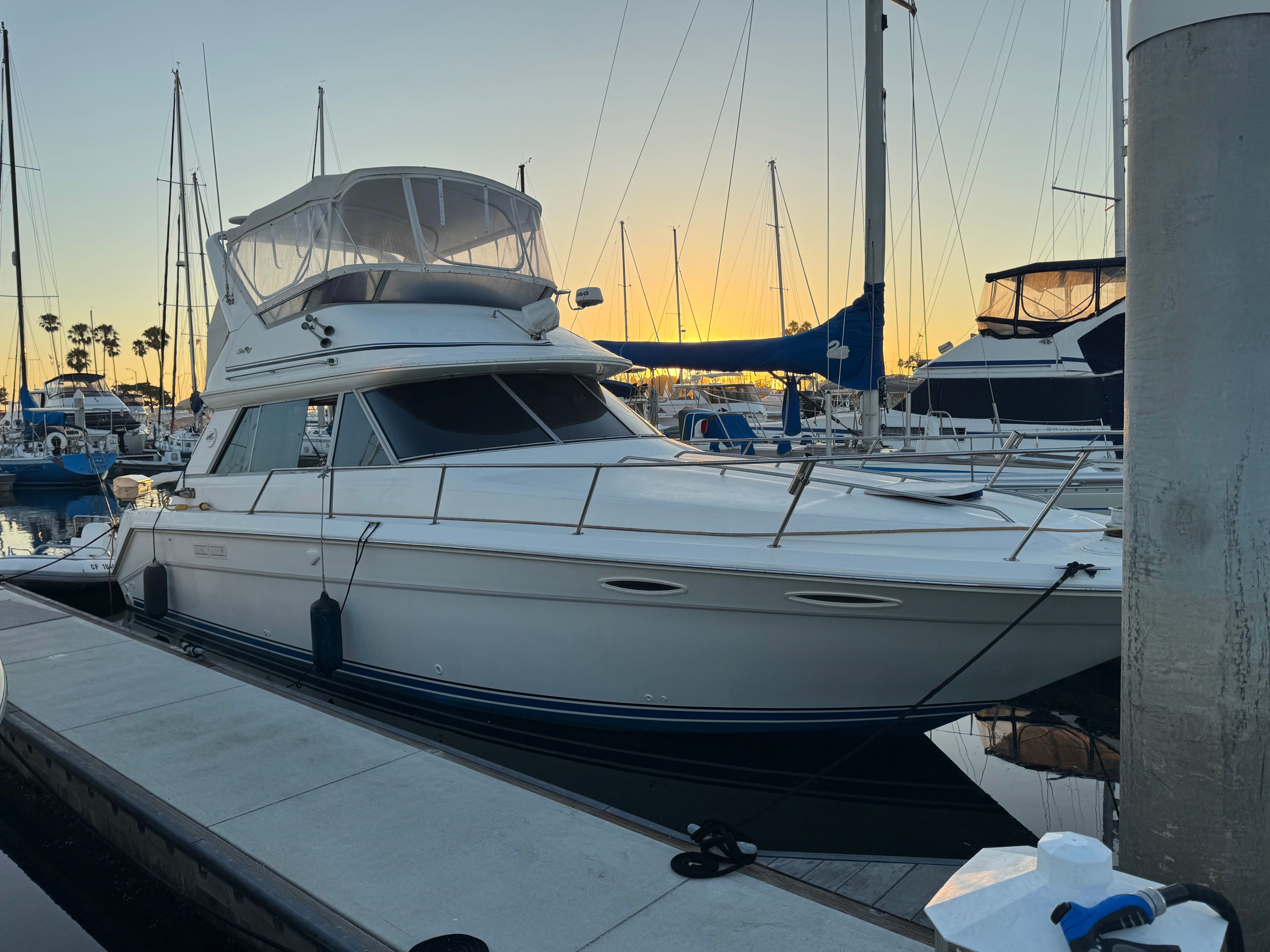 1994 Sea Ray 37’ flybridge