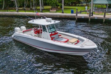 2018 Boston Whaler 330
