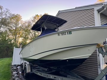 2006 Boston Whaler 240 Outrage