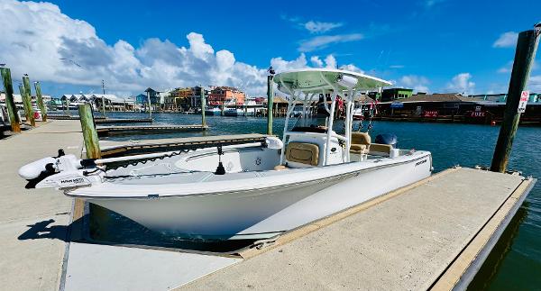 2015 Sportsman Open 232 Center Console