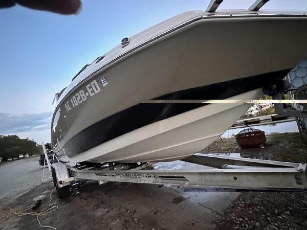 2016 NauticStar 223DC Sport Deck