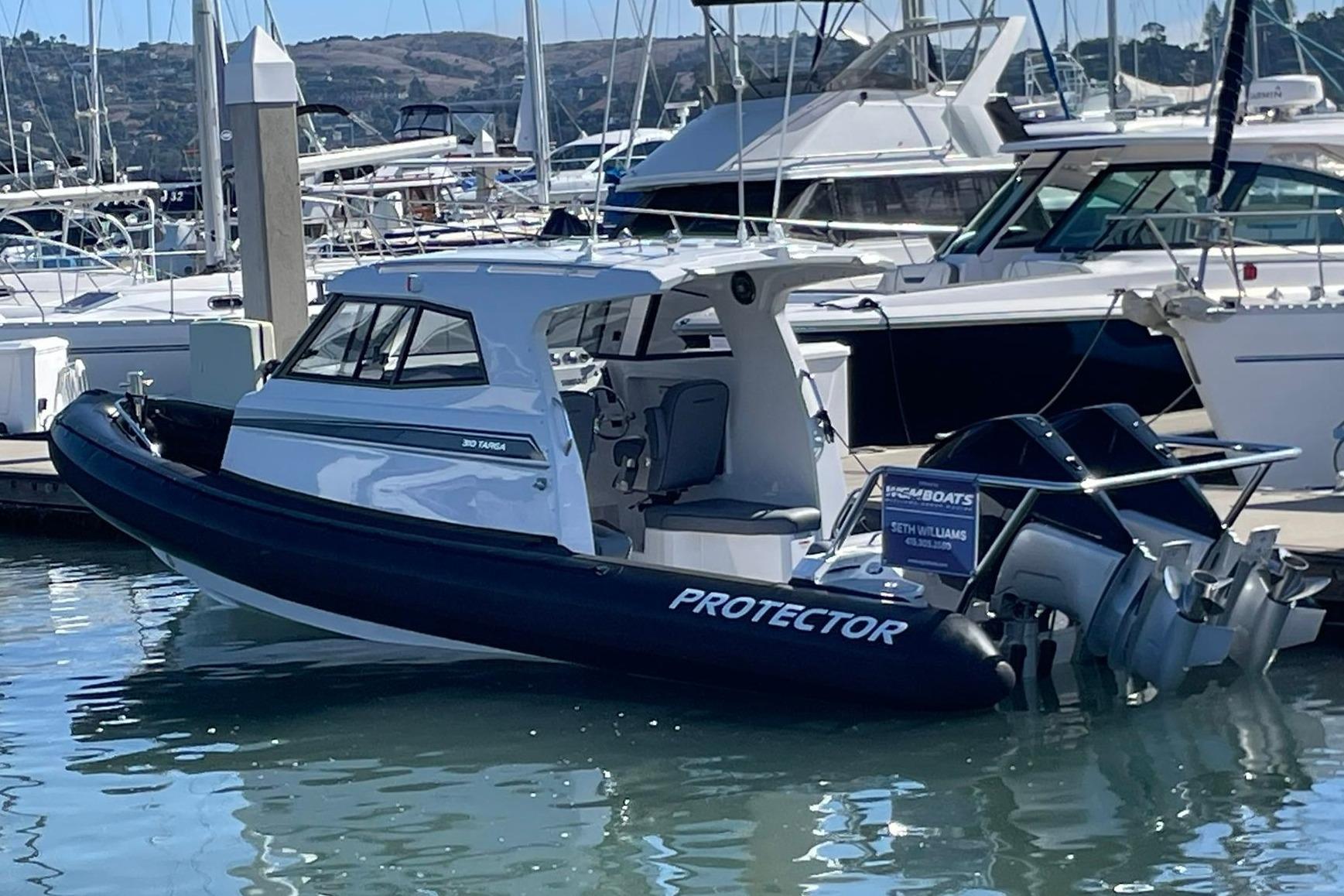 2024 Protector 310 Targa / UTILITY / V8 250 HP