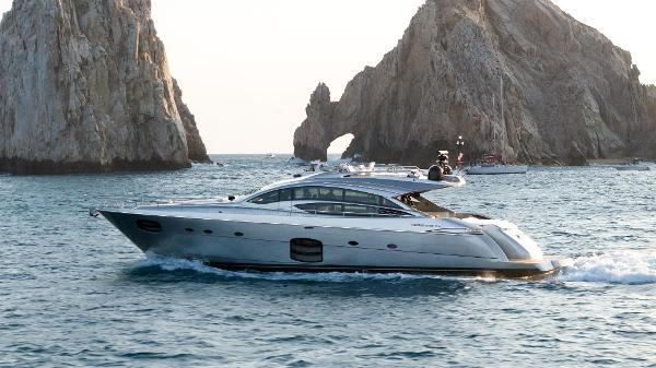 2017 Pershing 74