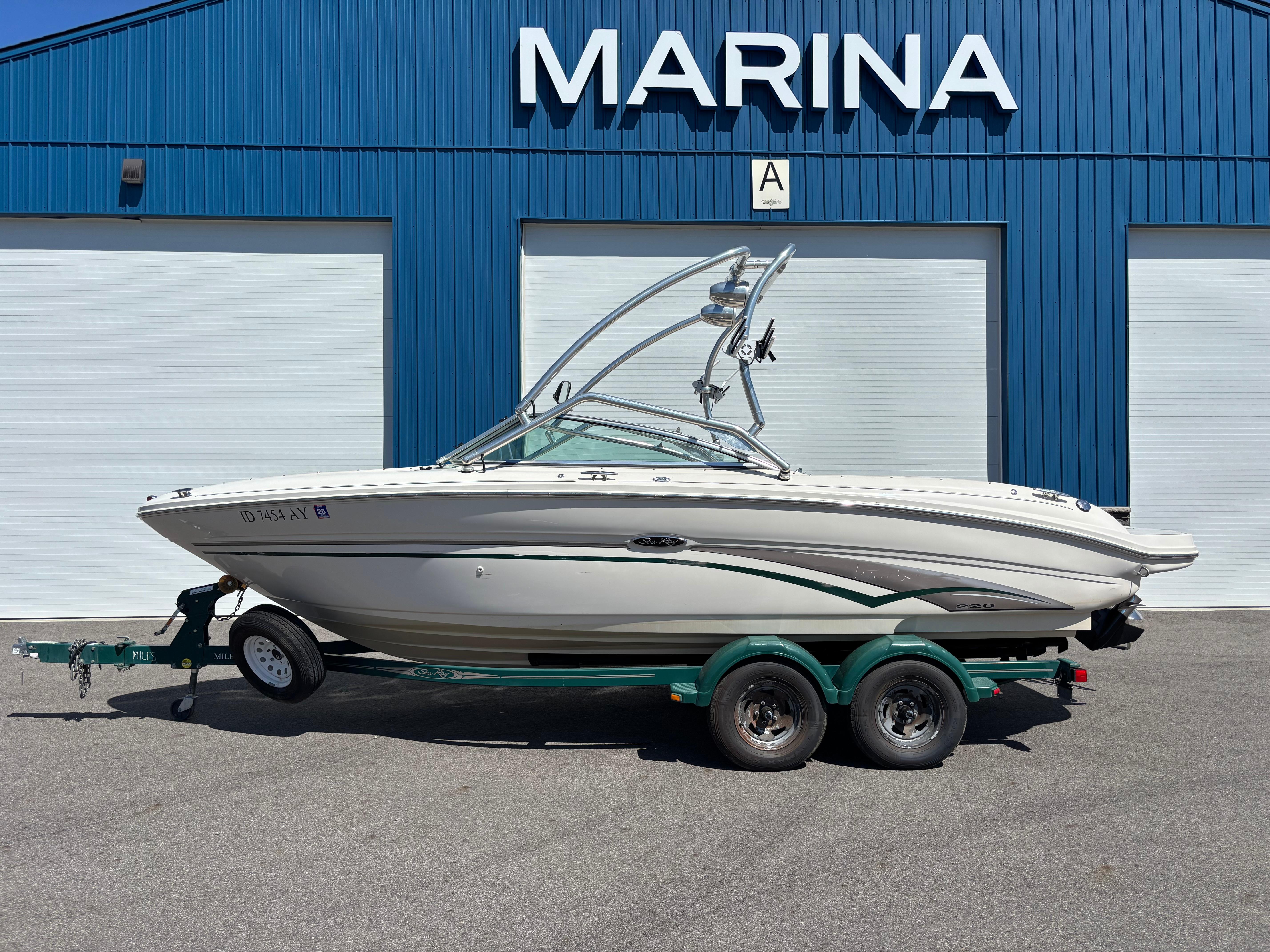2002 Sea Ray 220