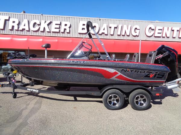 Nitro ZV19 Sport Pro 2025 Nitro ZV19 Sport Pro boat at Tracker Boating Center.