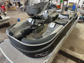 2025 Tahoe LTZ 2385 Quad Lounge Shift Flip & Honda 4-Stroke EFI