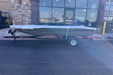 2026 Tracker Grizzly 1648 Utility