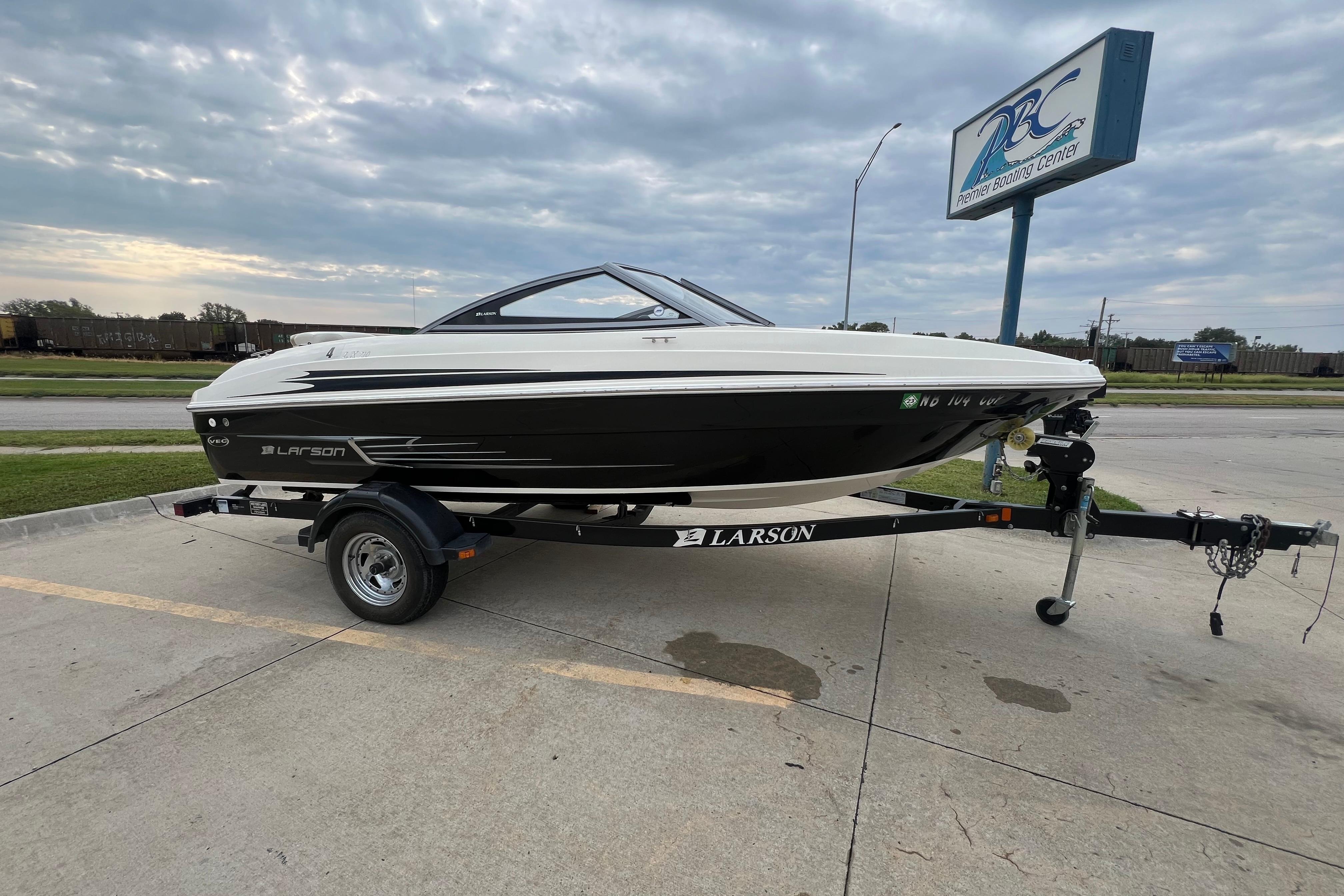 2012 Larson LX 710