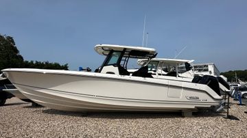 2025 Boston Whaler 330 Outrage