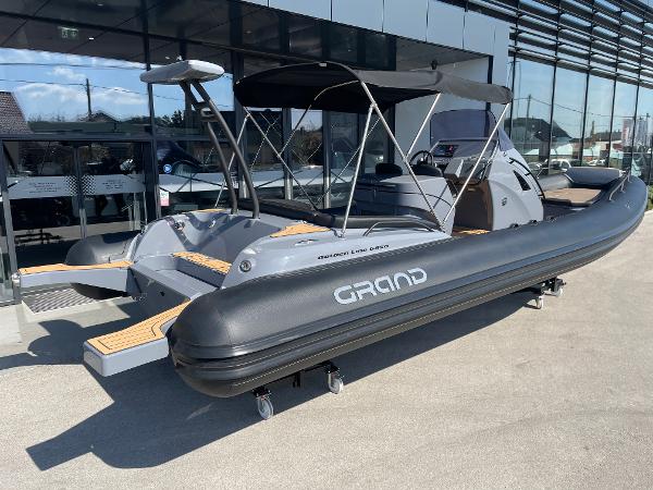 2025 Grand G850HGLF Black INOX Carbon