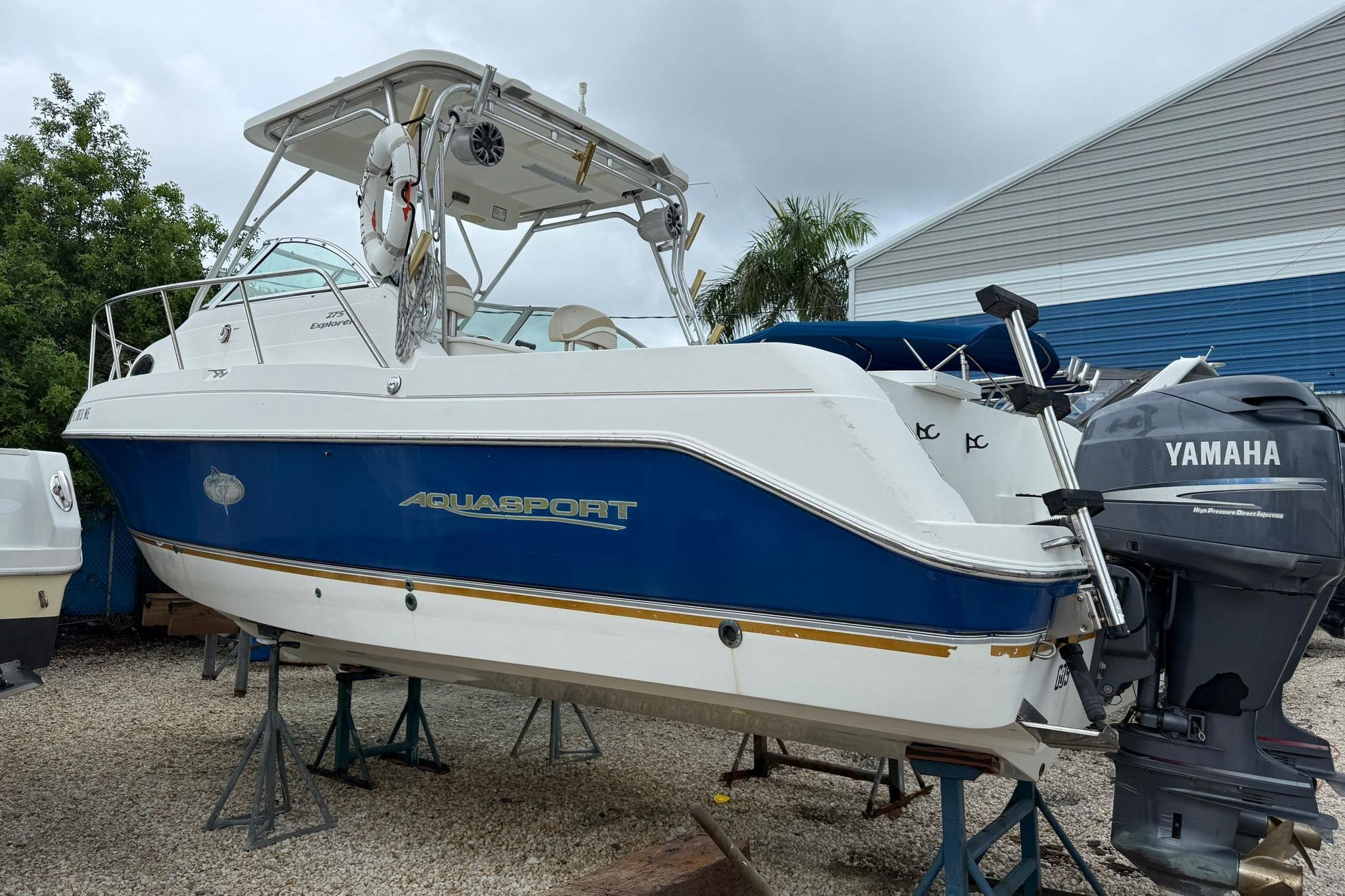 2002 Aquasport 275 Explorer