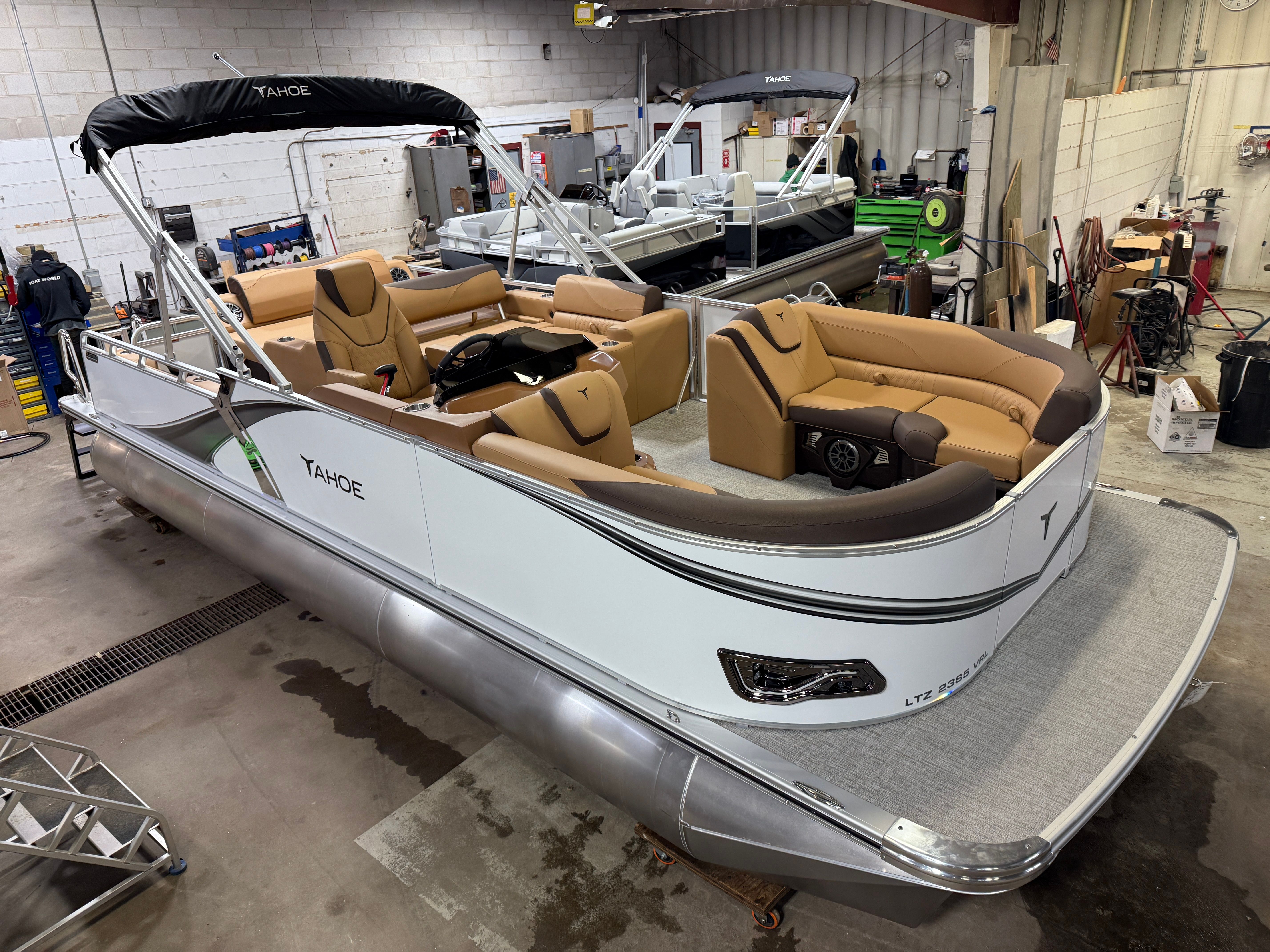 2025 Tahoe LTZ 2385 Swingback (VRL) & Honda 4-Stroke EFI