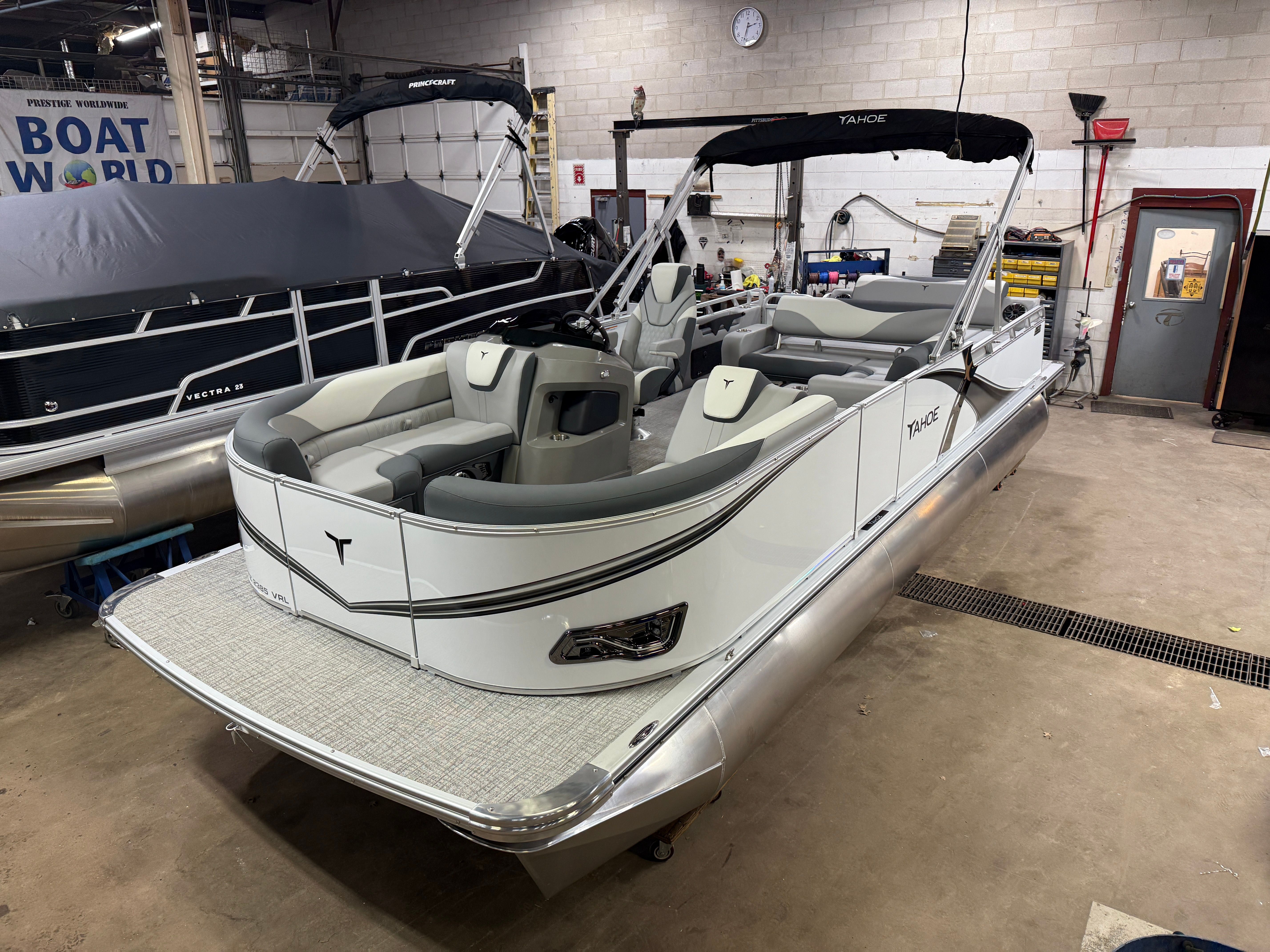 2025 Tahoe LTZ 2385 Swingback (VRL) & Honda 4-Stroke EFI