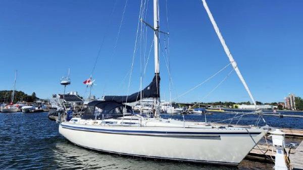 1985 Moody 419 Center Cockpit Keel/CB