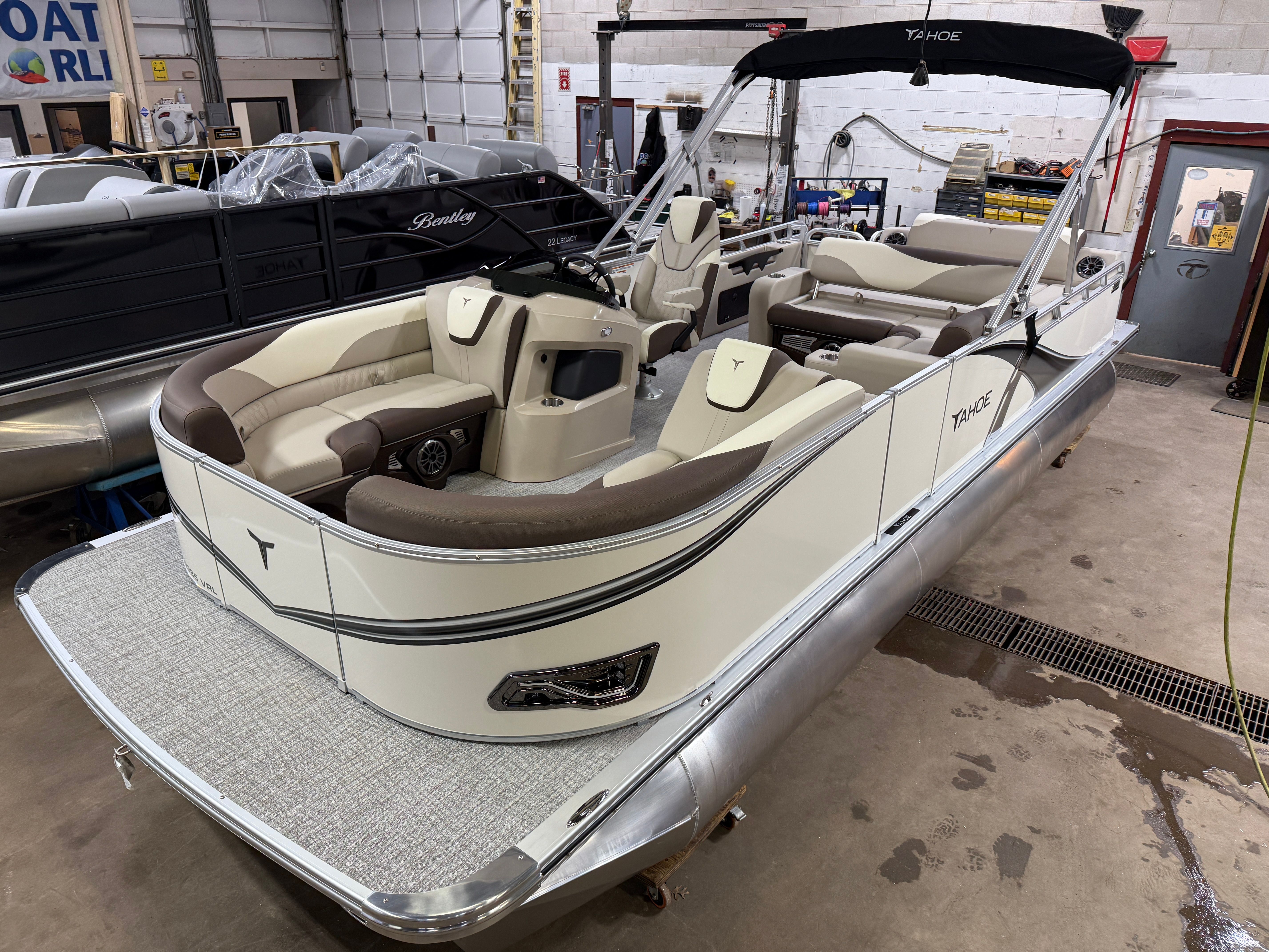 2025 Tahoe LTZ 2385 Swingback (VRL) & Honda 4-Stroke EFI