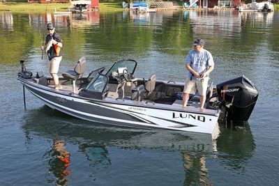 Lund 1875 Pro-V Sport Boat