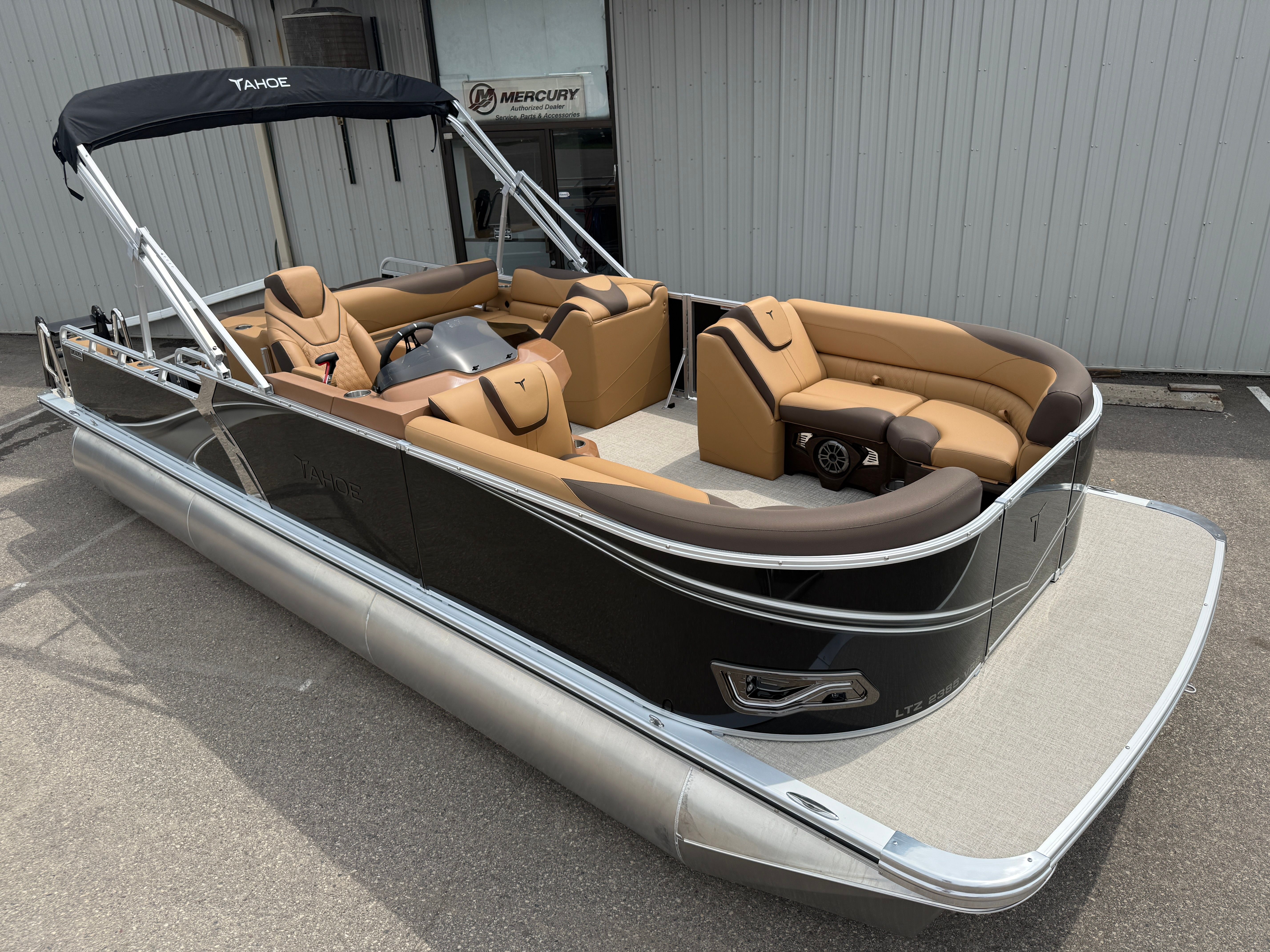 Tahoe LTZ 2385 Swingback (VRB) & Honda 4-Stroke EFI