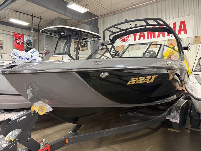 2025 Yamaha Boats 222XD