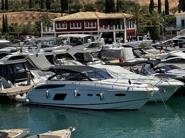 2017 Princess V48