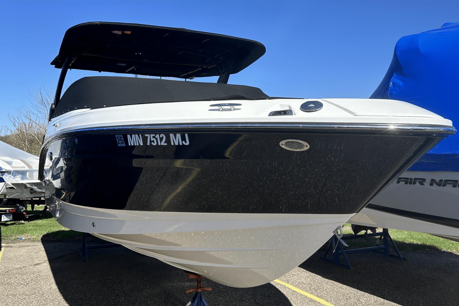 2023 Sea Ray SLX 260