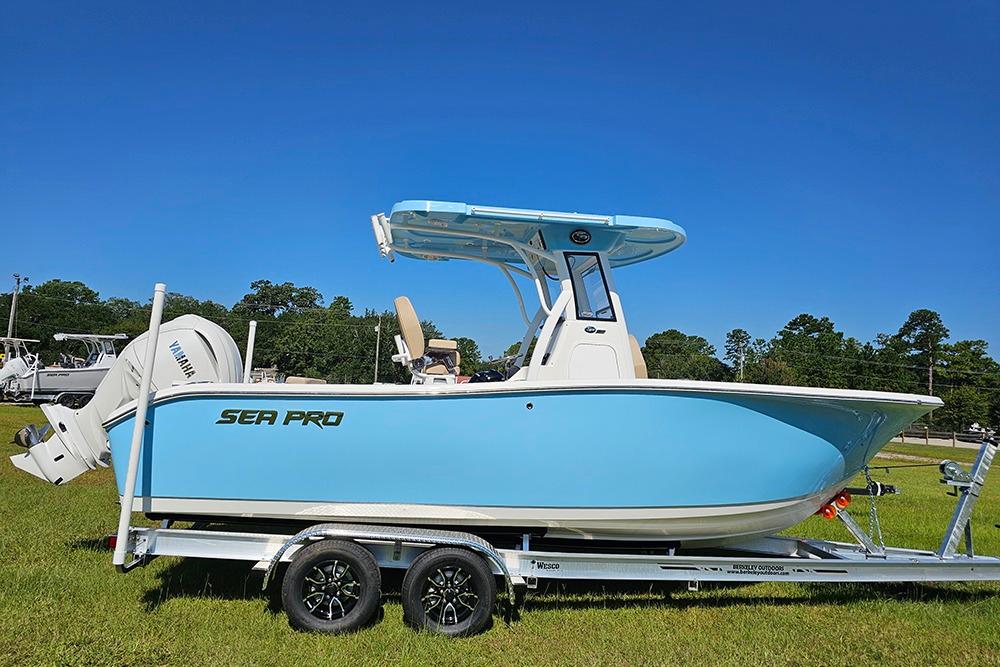 2025 Sea Pro 242 Center Console
