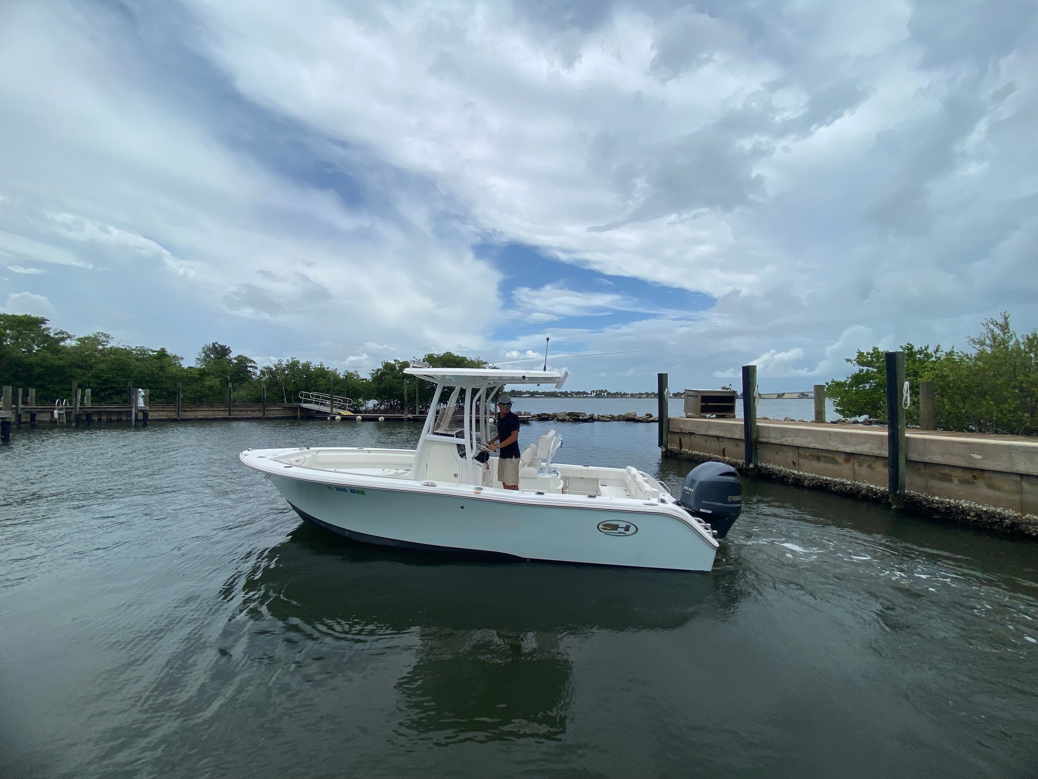 2018 Sea Hunt 225 Ultra