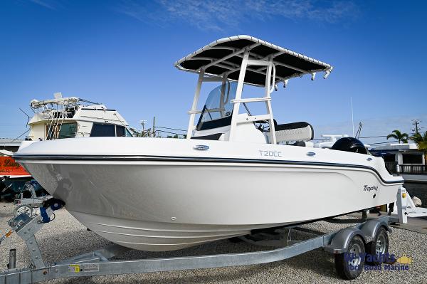 Trophy T20 2024 Bayliner T20 boat on a trailer, ready for transport.