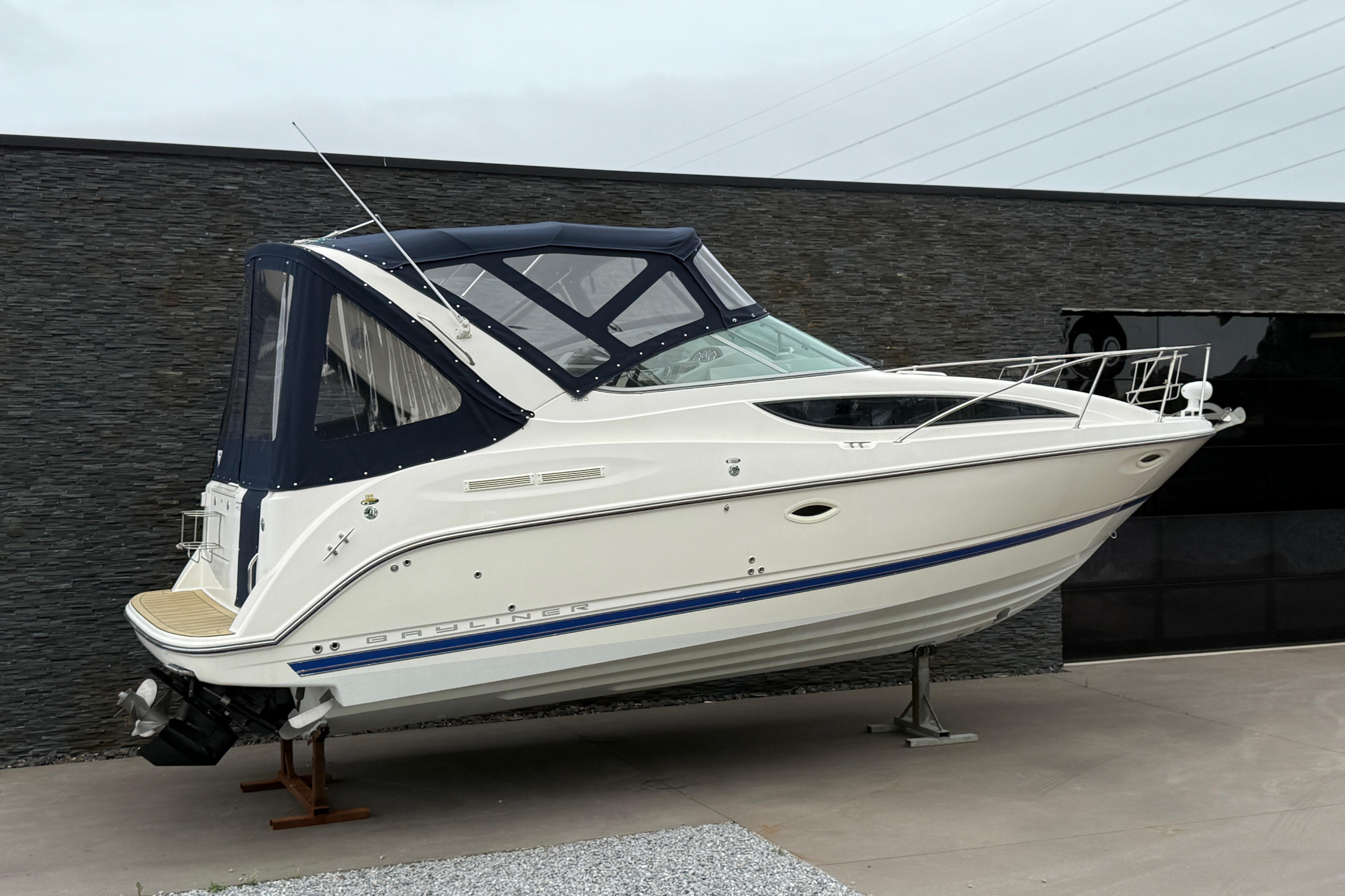 2008 Bayliner 285
