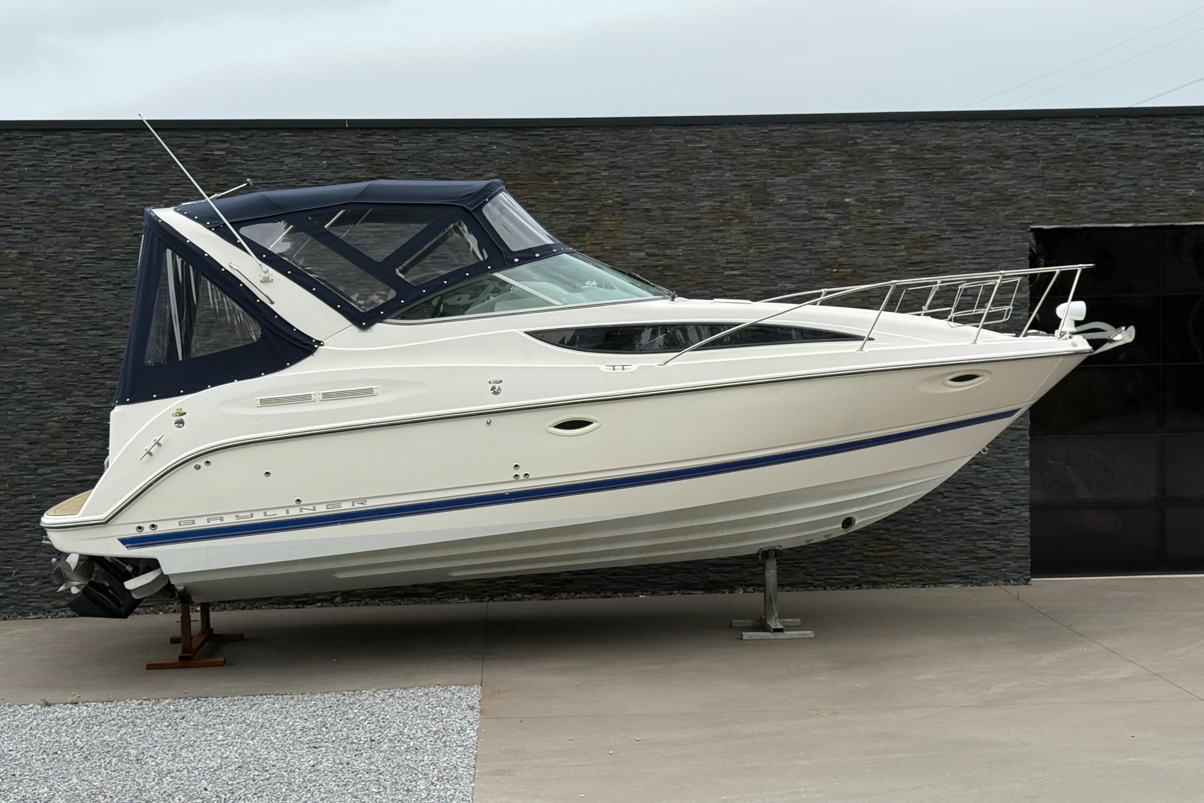2008 Bayliner 285