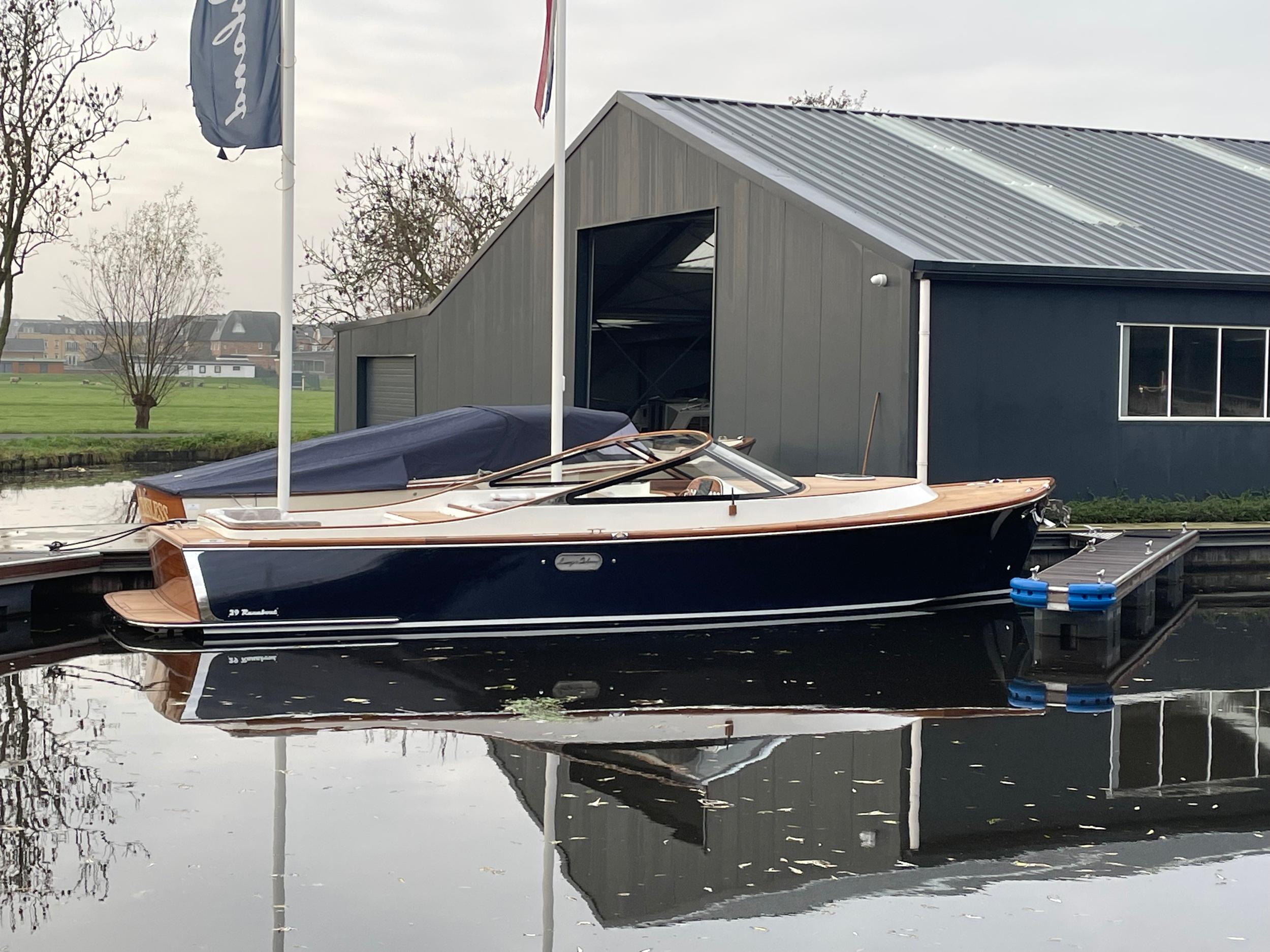 2022 Long Island 29 Runabout