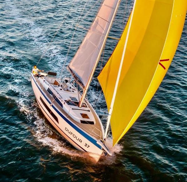 2025 Dufour 37