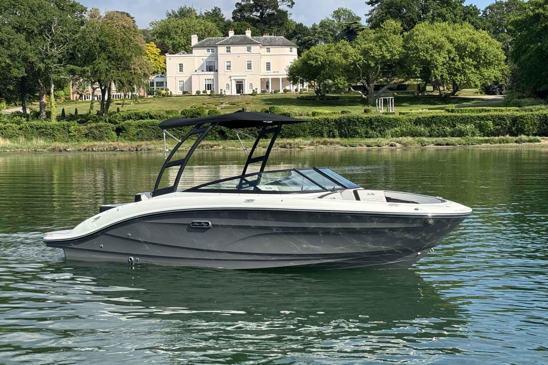2025 Sea Ray SPX 210