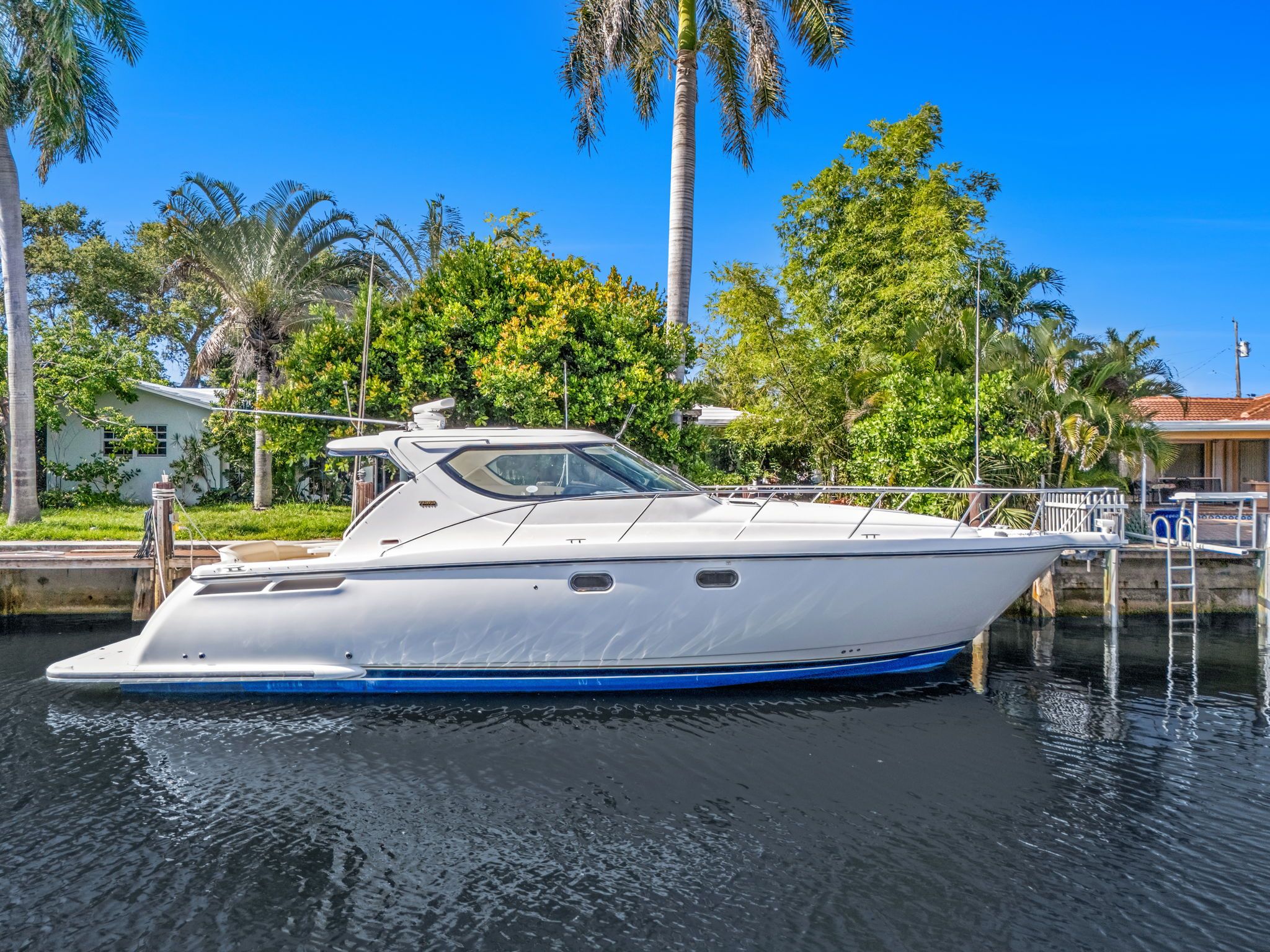 Tiara Yachts 43 Sovran