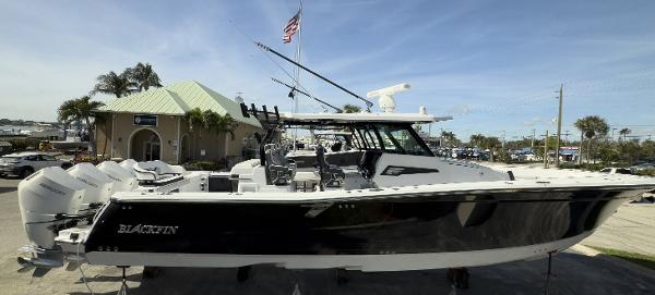 2024 Blackfin 400 CC