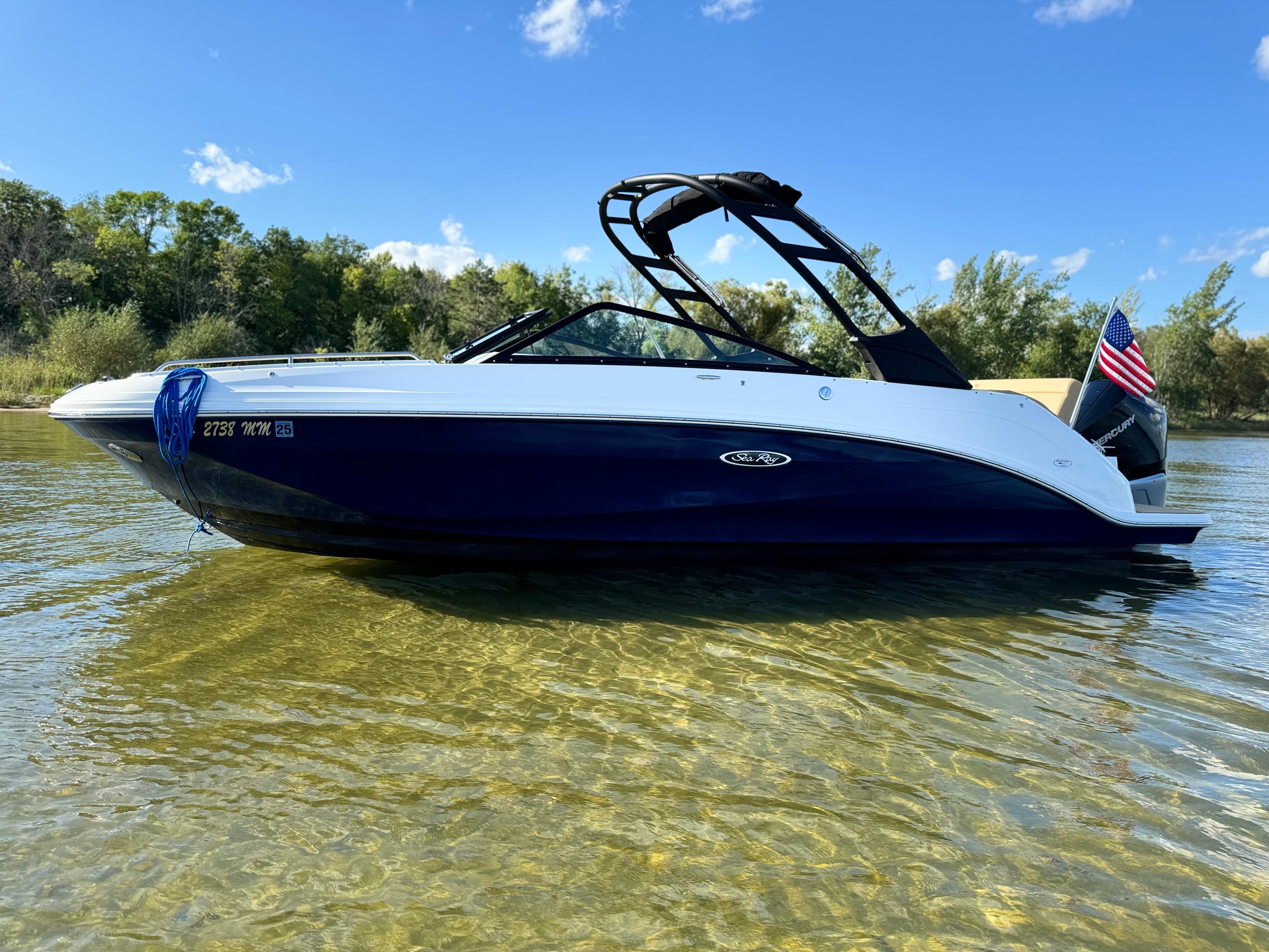 2024 Sea Ray SDX 250 Outboard