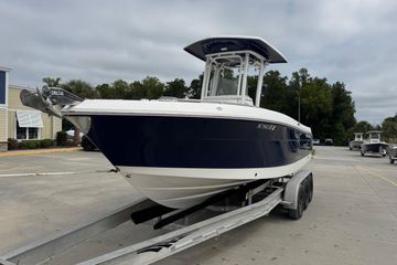 2021 Robalo R242 Explorer