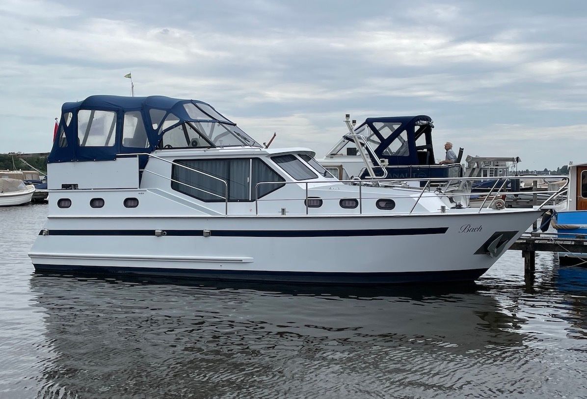 1997 BACH YACHT 1050 GS