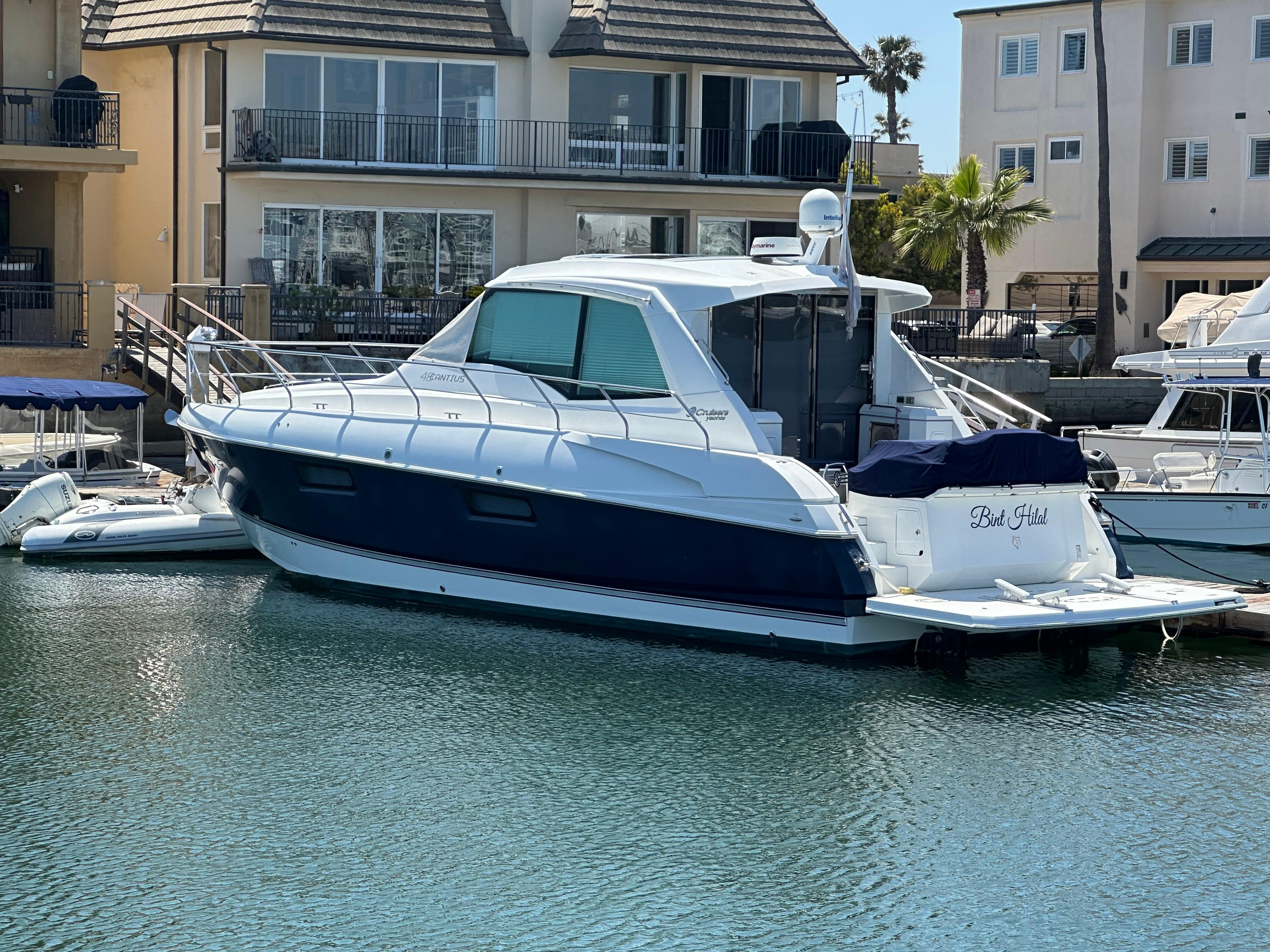 Cruisers Yachts 48 Cantius
